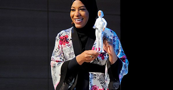 Barbie usando hijab esgrimista Ibtihaj Muhammad