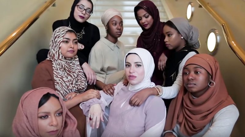 influenciadoras muçulmanas usando hijab
