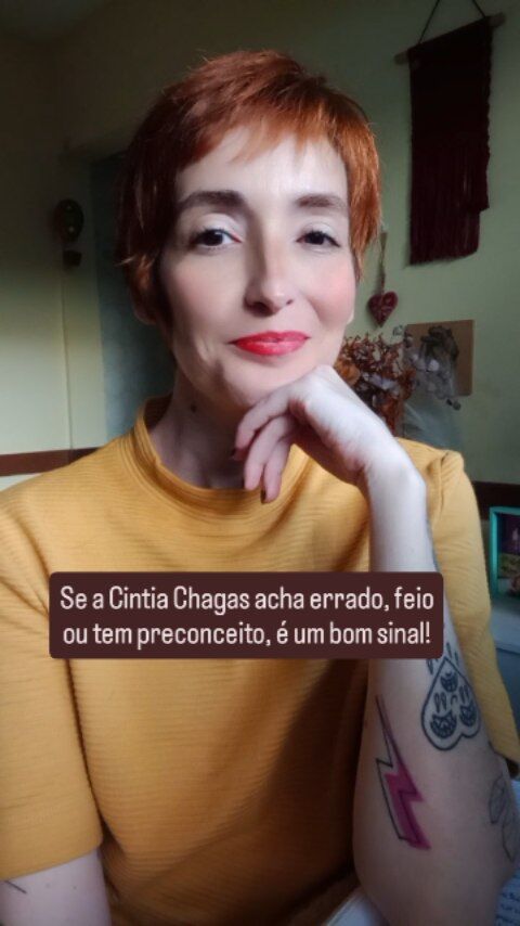 Ela voltou! A temida franja no meio da testa tá ma moda de novo e além de me gostar muito assim, eu gosto da ideia de estar do lado oposto do que a Cintia Chagas acha certo ou bonito! 
É sobre posicionamento, sabe? E ese áudio lá da rede vizinha é maravilhoso! 😅

Obrigada, @pablonicolashair de novo e sempre! Ele é o cara que "traz minha autoestima de volta em 30 minutos"! 😅❤️

#franjanomeiodatesta #franjacurta #estilopessoal